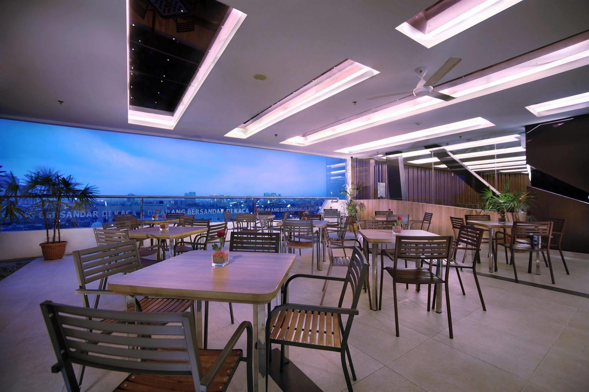 Favehotel Ltc Glodok Джакарта Экстерьер фото