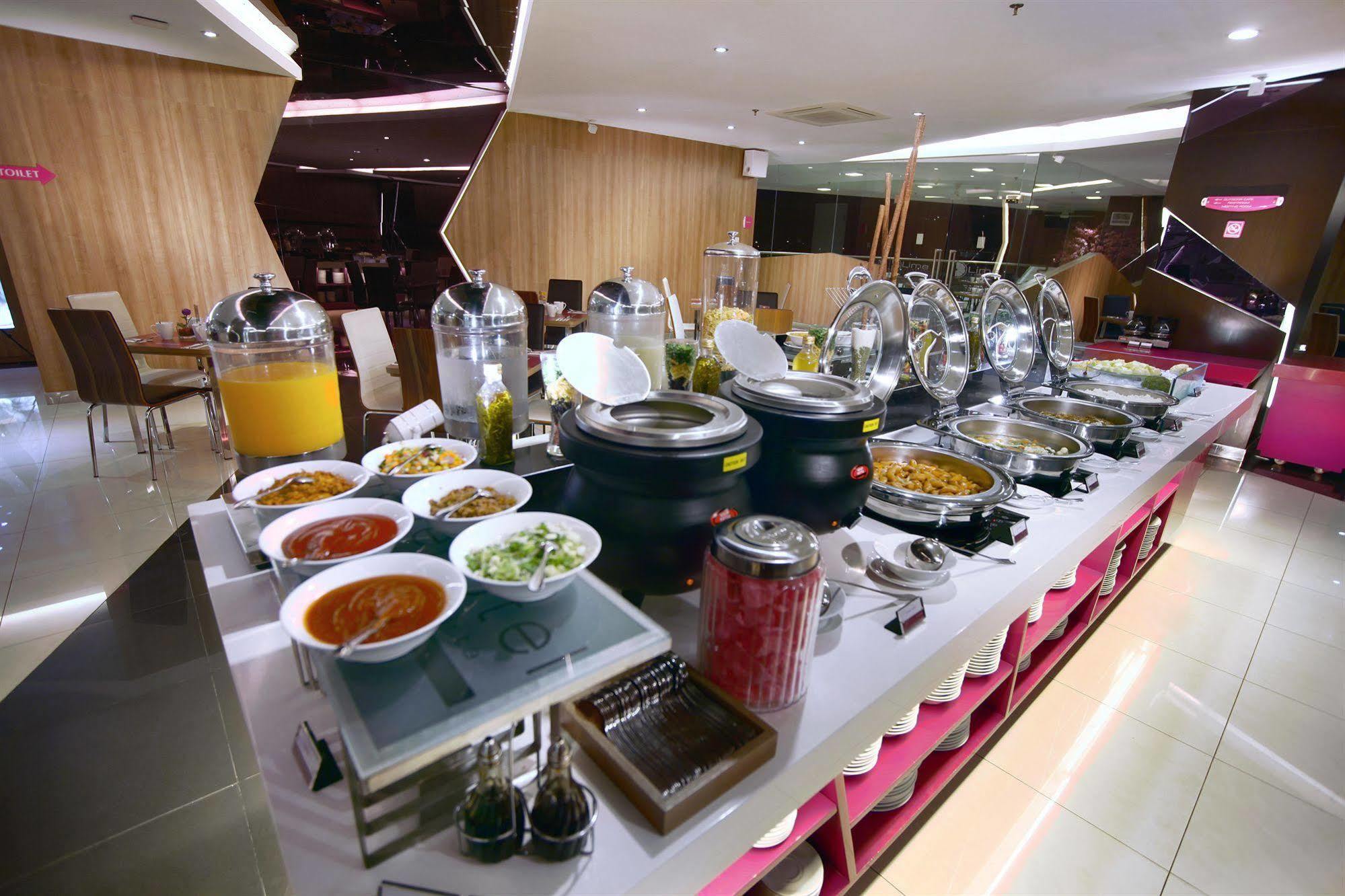 Favehotel Ltc Glodok Джакарта Экстерьер фото