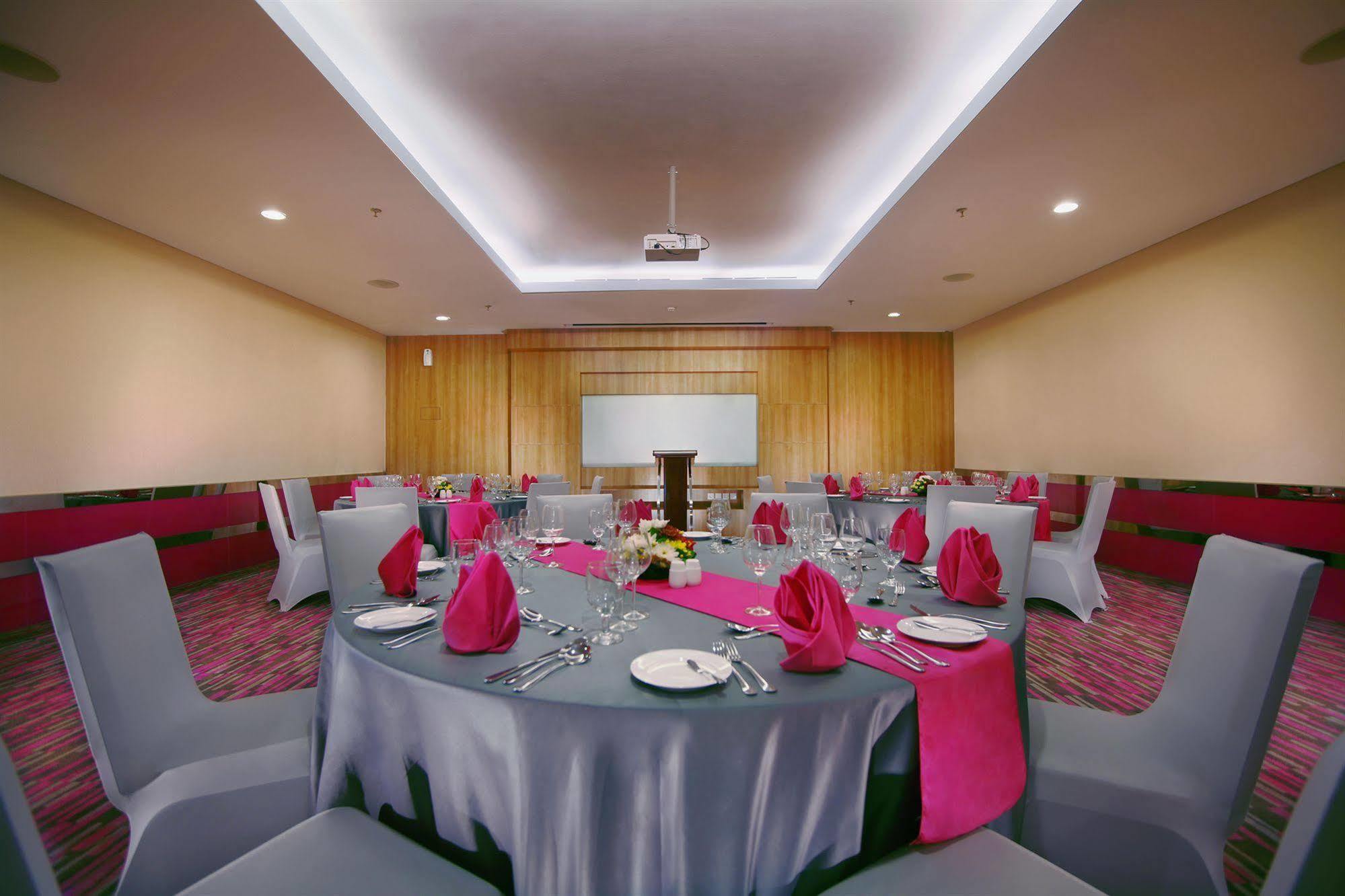 Favehotel Ltc Glodok Джакарта Экстерьер фото